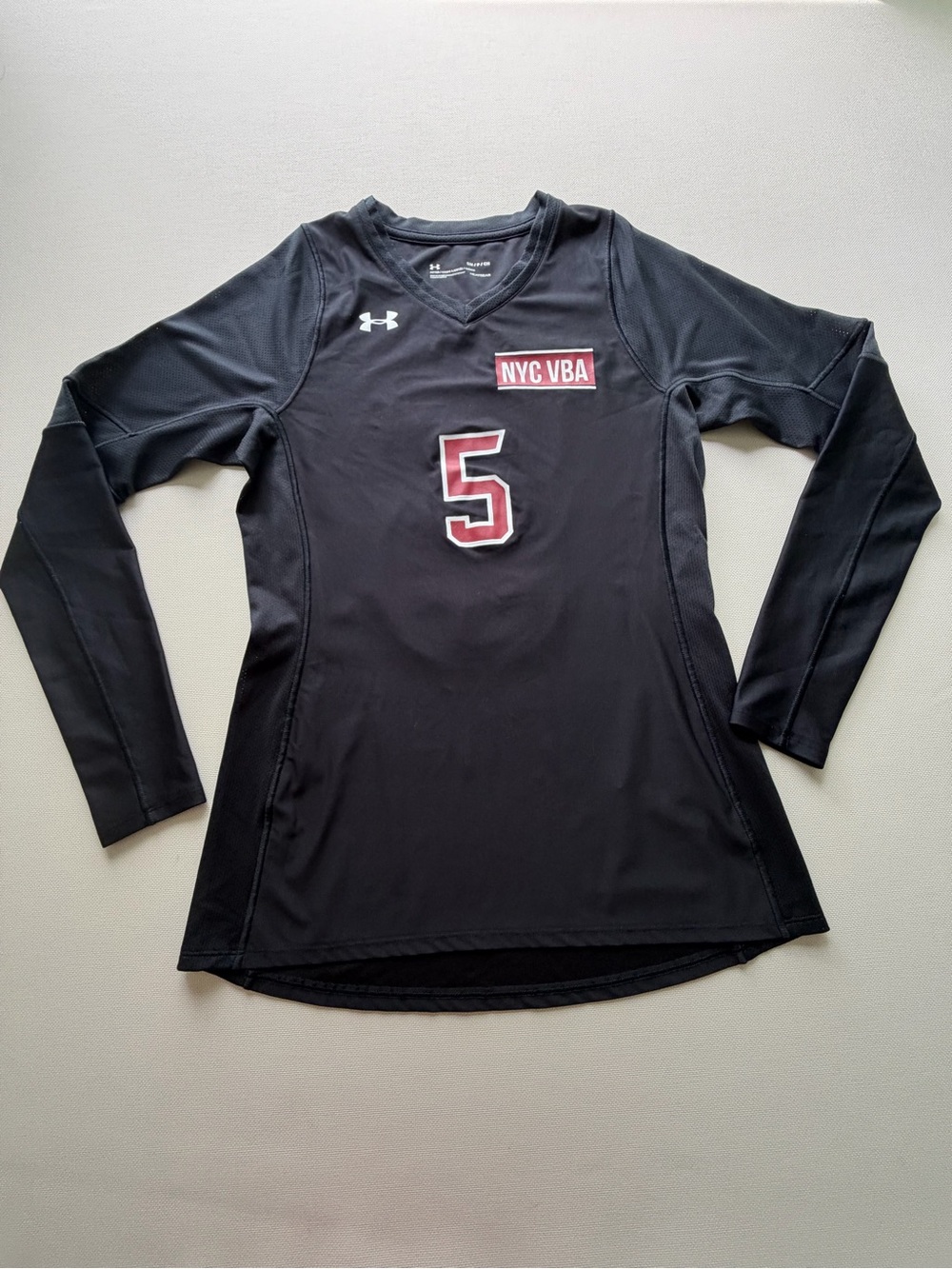 Under Armour HeatGear Women's Long Sleeve Fitted V-Neck Volleyball Jersey #5 S